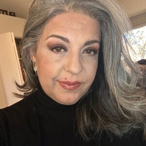 Meet your Posher, Anissa